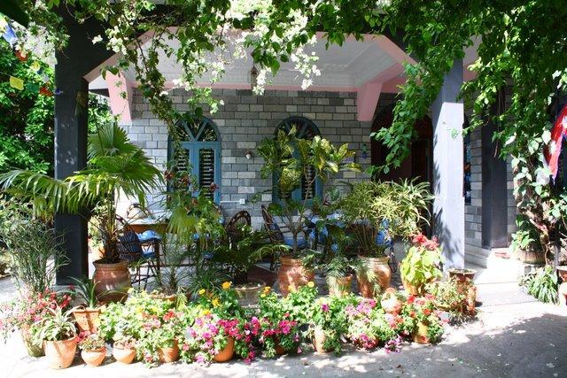 Sacred Valley Inn Покхара Экстерьер фото