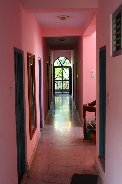 Sacred Valley Inn Покхара Экстерьер фото