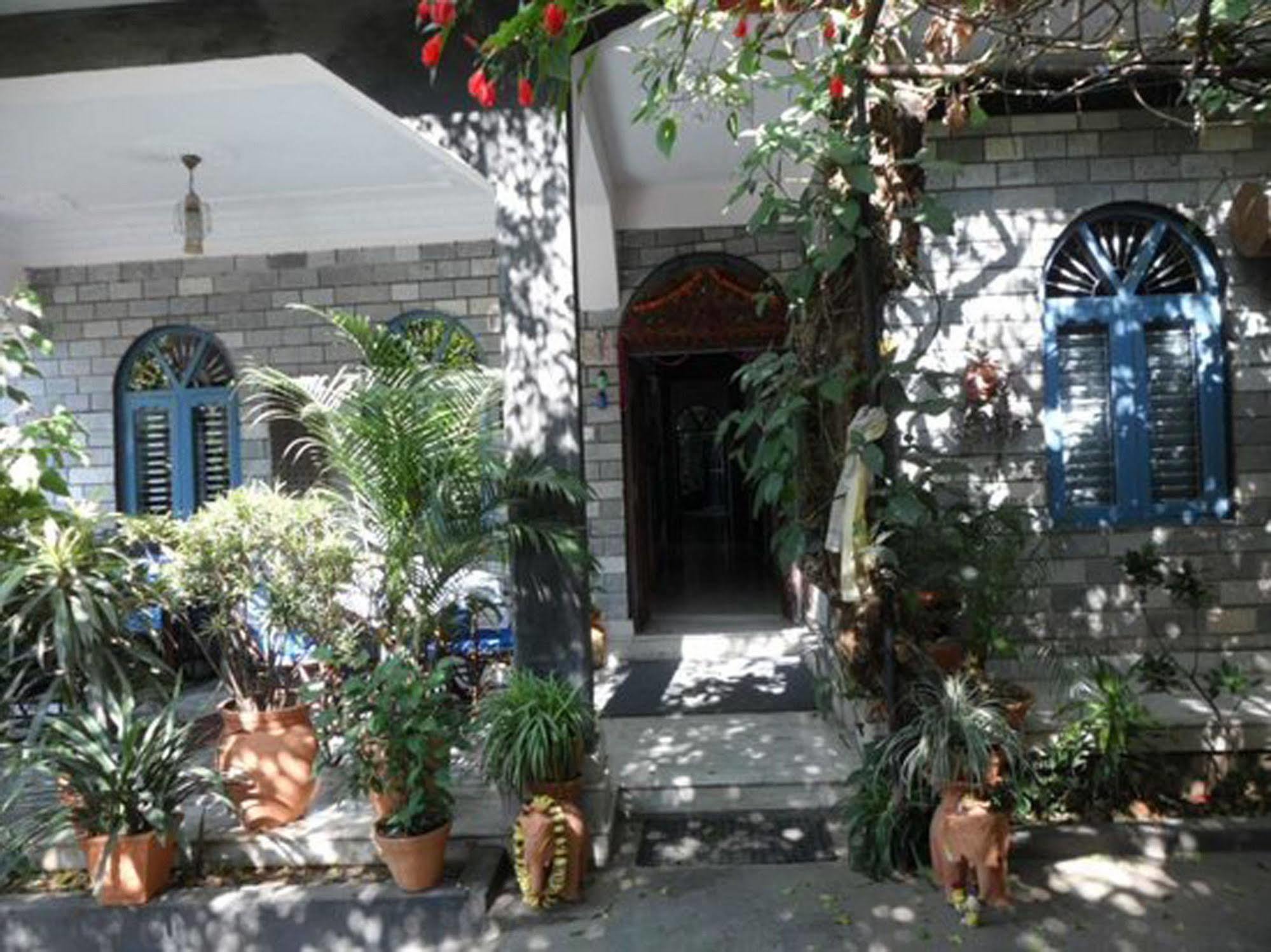 Sacred Valley Inn Покхара Экстерьер фото