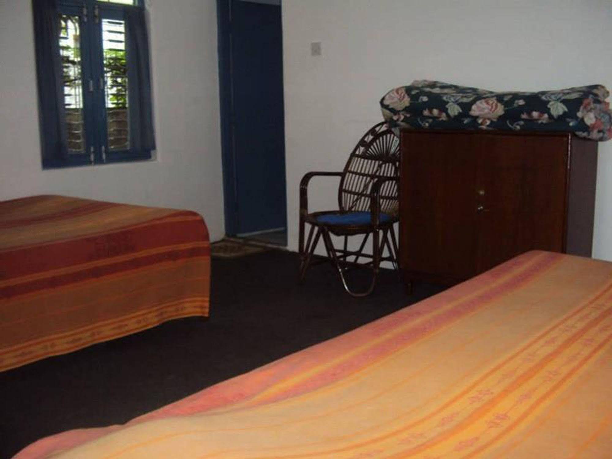 Sacred Valley Inn Покхара Экстерьер фото