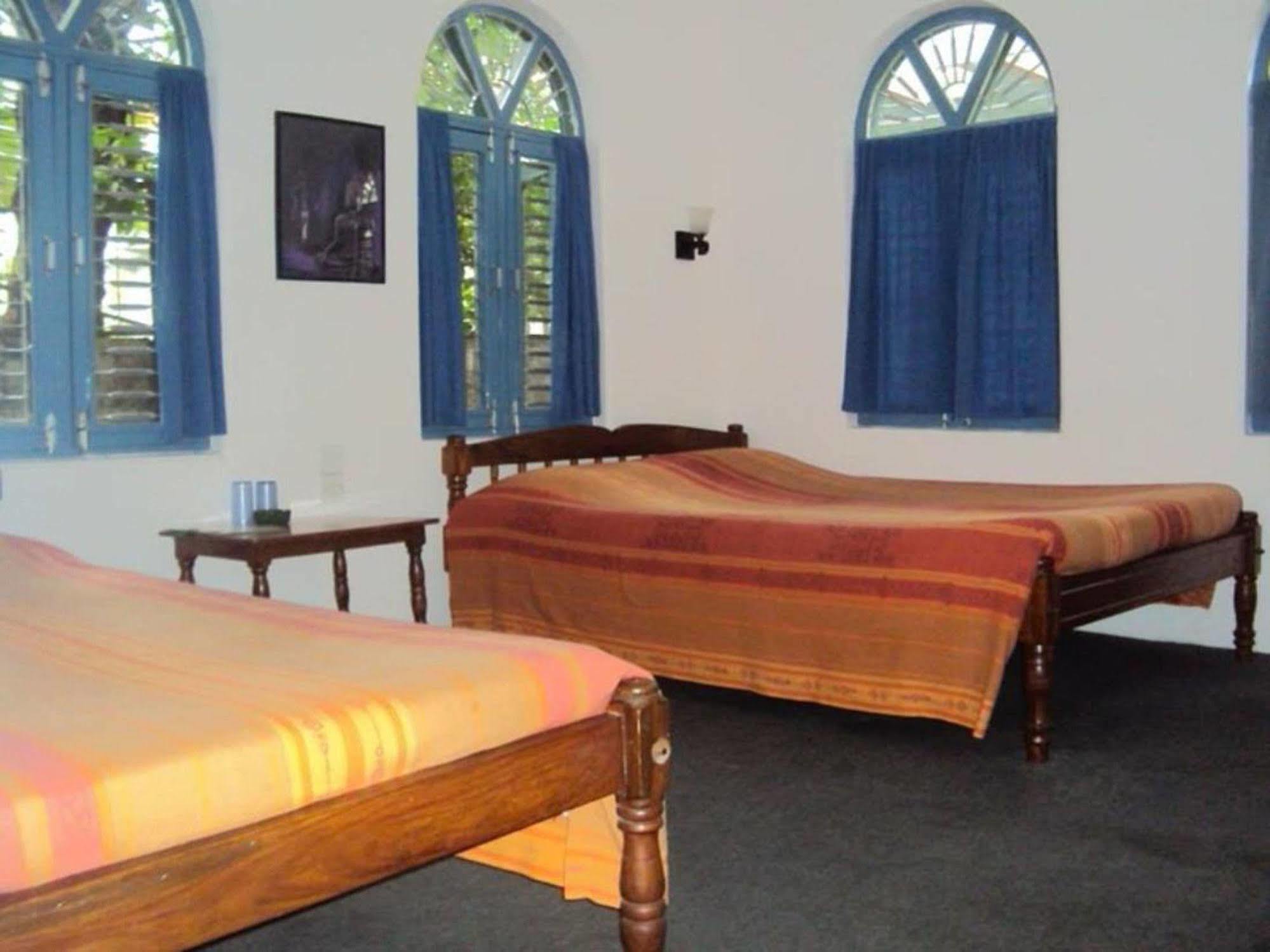 Sacred Valley Inn Покхара Экстерьер фото
